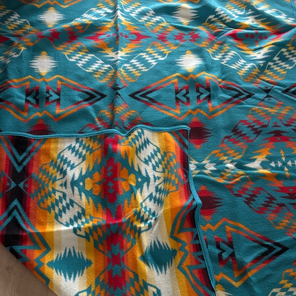 Like new! Pendleton wool blanket